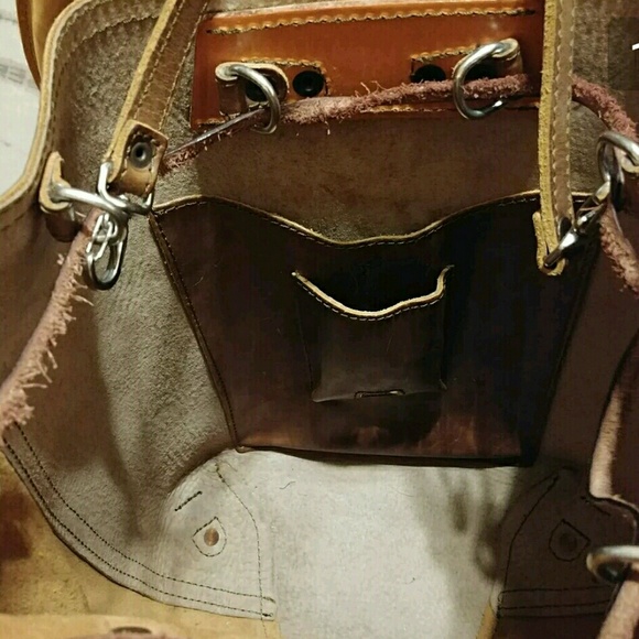 *SOLD* Saddleback Bucket backpack in Tobacco - Picture 7 of 8